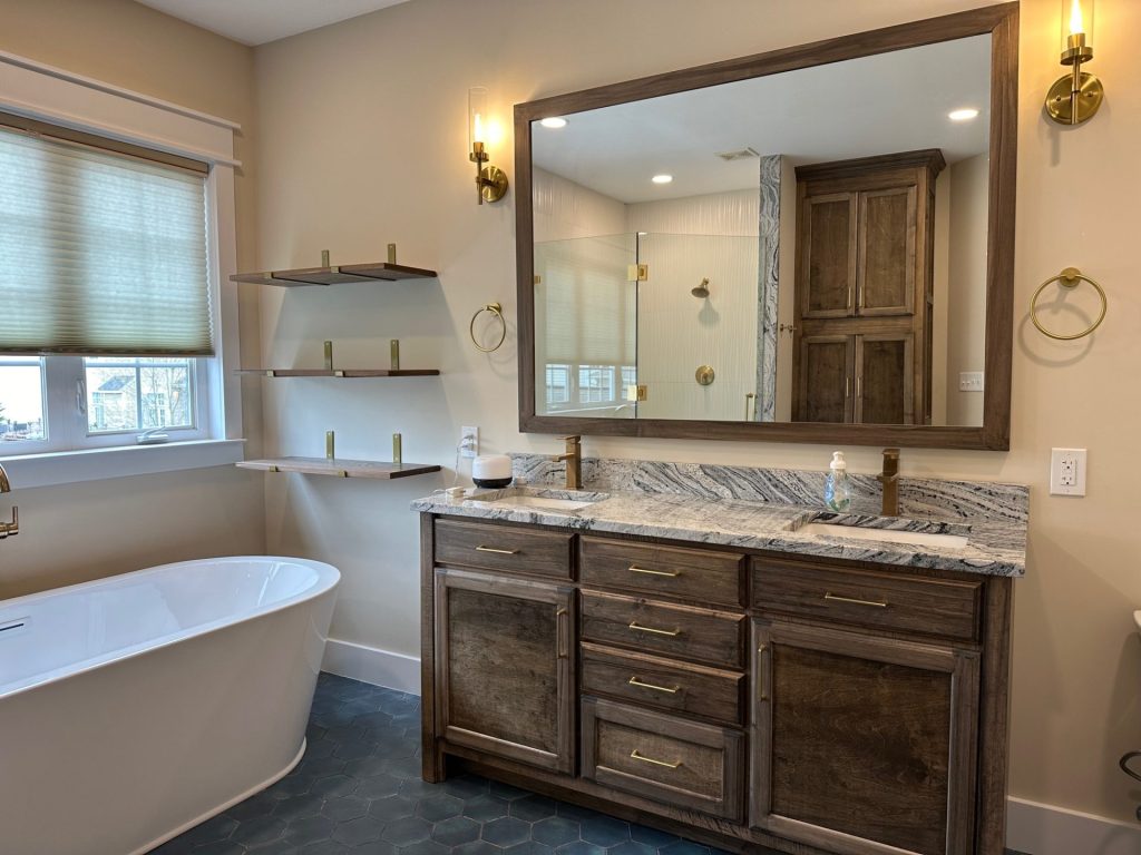 washbasin with mirror and bath tub