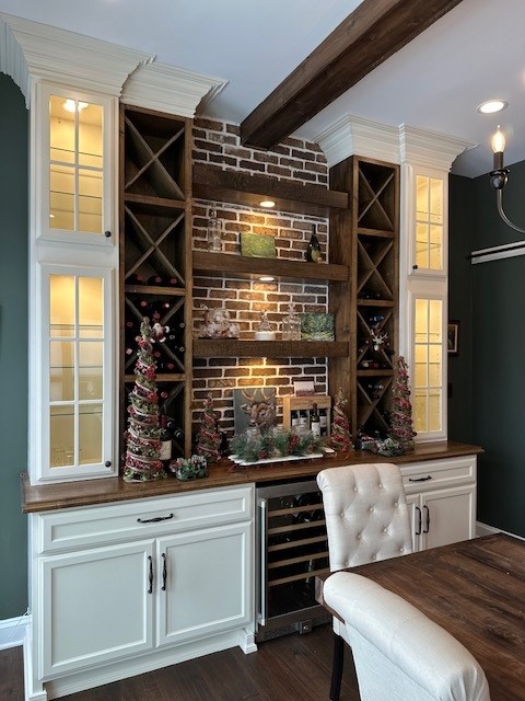 Decorative shelving unit display