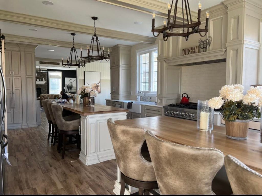 seating area in kitchen